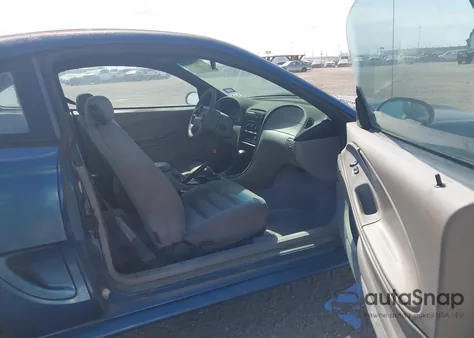 1998 Ford Mustang из США, поврежденный, VIN 1FAFP4042WF272948